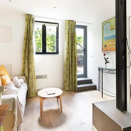 Appartement T2 Avec Terrasse Buttes Chaumont A 2 Pas Parijs
