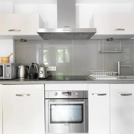 Appartement T2 Avec Terrasse Buttes Chaumont A 2 Pas Parijs